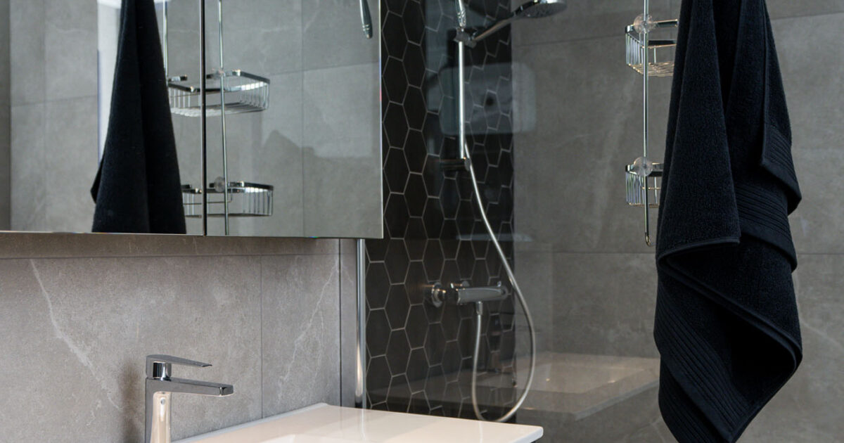 hoe vaak tegels badkamer schoonmaken